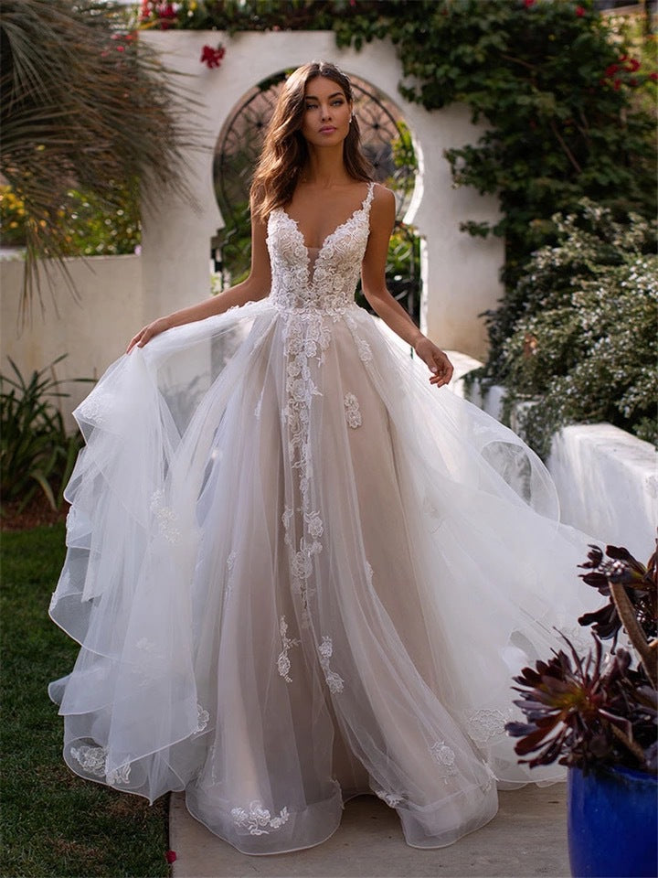 Vestido de novia ligero con tirantes