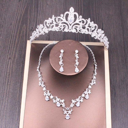 Conjunto de collar y corona de diamantes de imitación