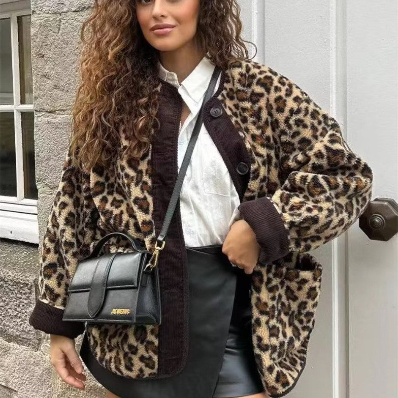 Chaqueta holgada informal con estampado de leopardo