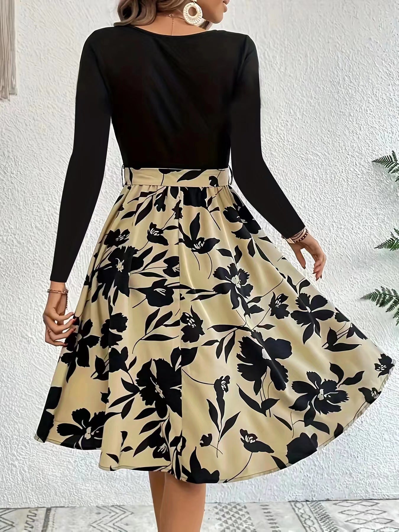 Vestido de manga larga con estampado floral