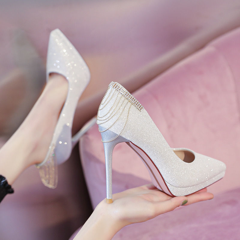 Tacones altos elegantes