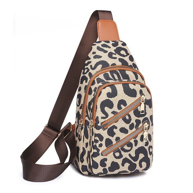 Bolso bandolera con estampado de leopardo