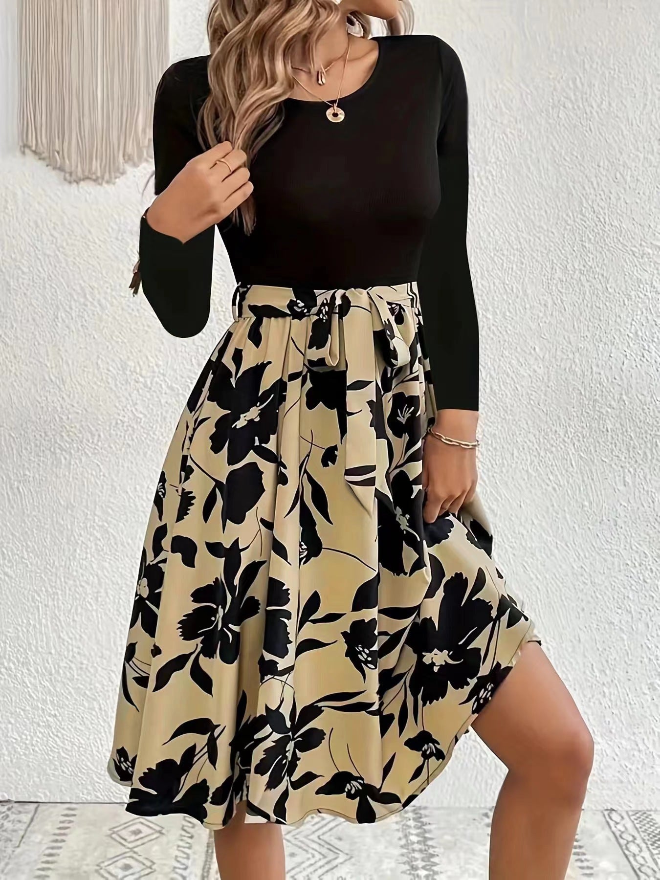 Vestido de manga larga con estampado floral