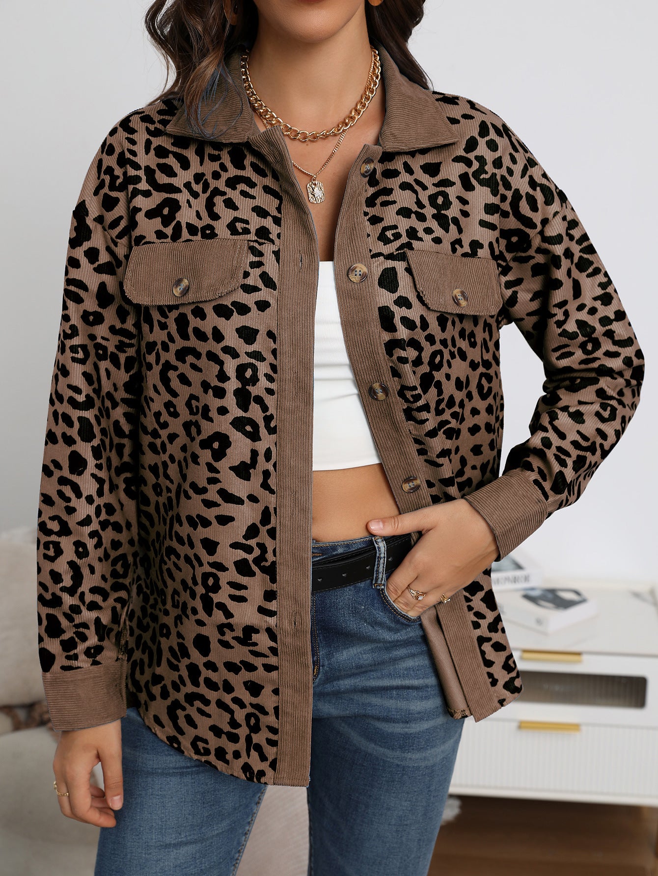 Camisa con estampado de leopardo